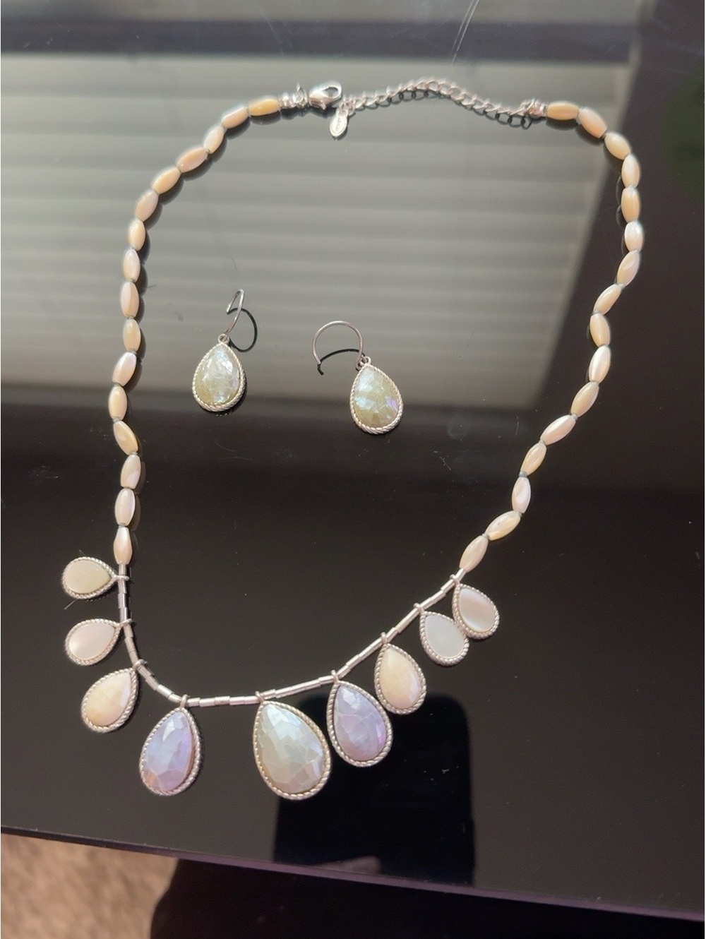 Monet Iridescent Shell Teardrop Necklace & Earrings Set Silver Tone 18”